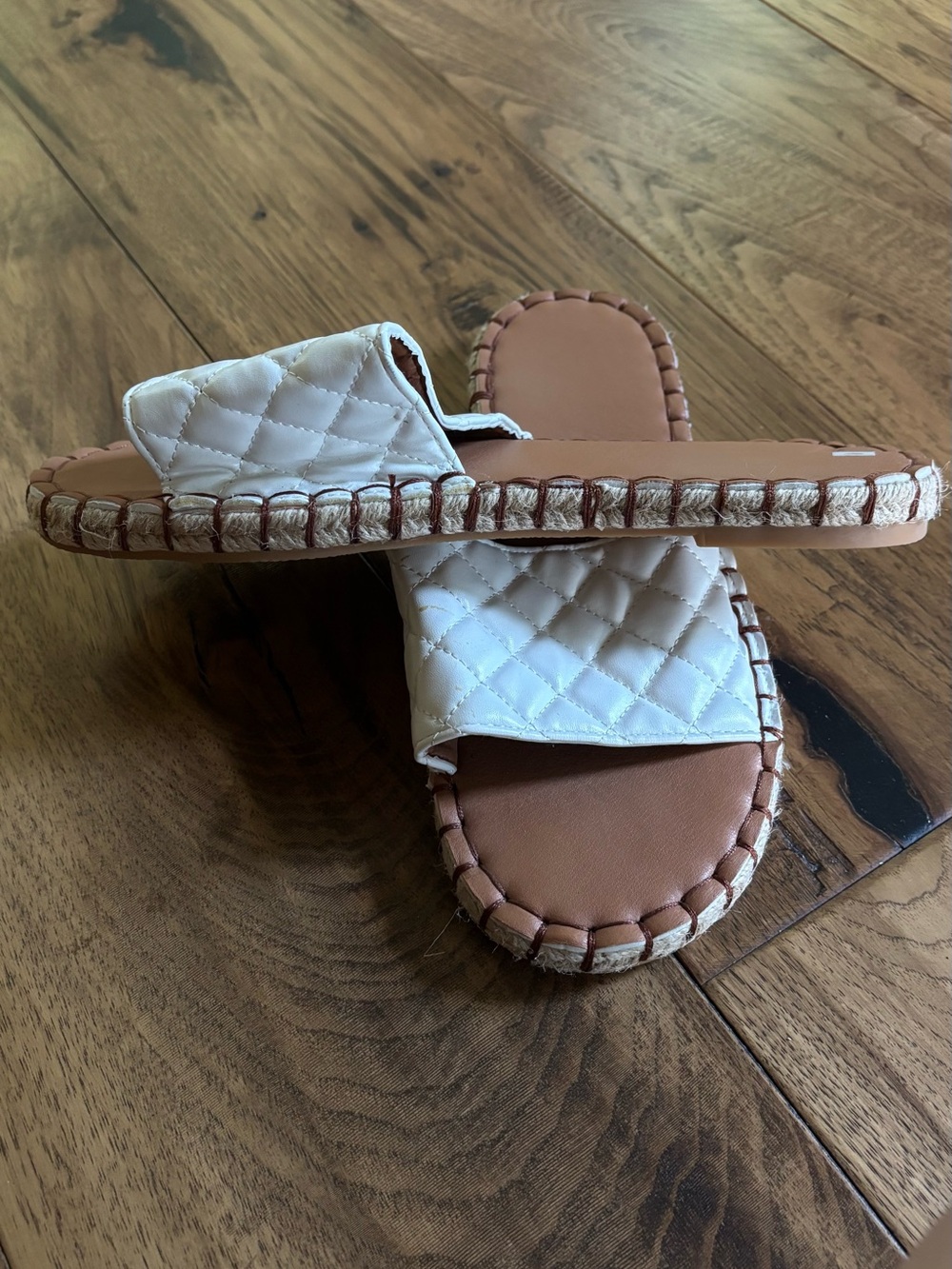 Women’s Quilted White Slide Sandals with Tan Footbed